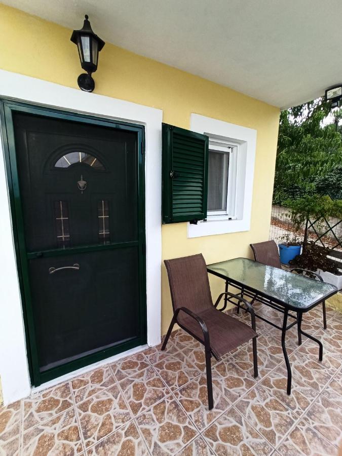 Dimitris House Petriti Apartment Exterior photo