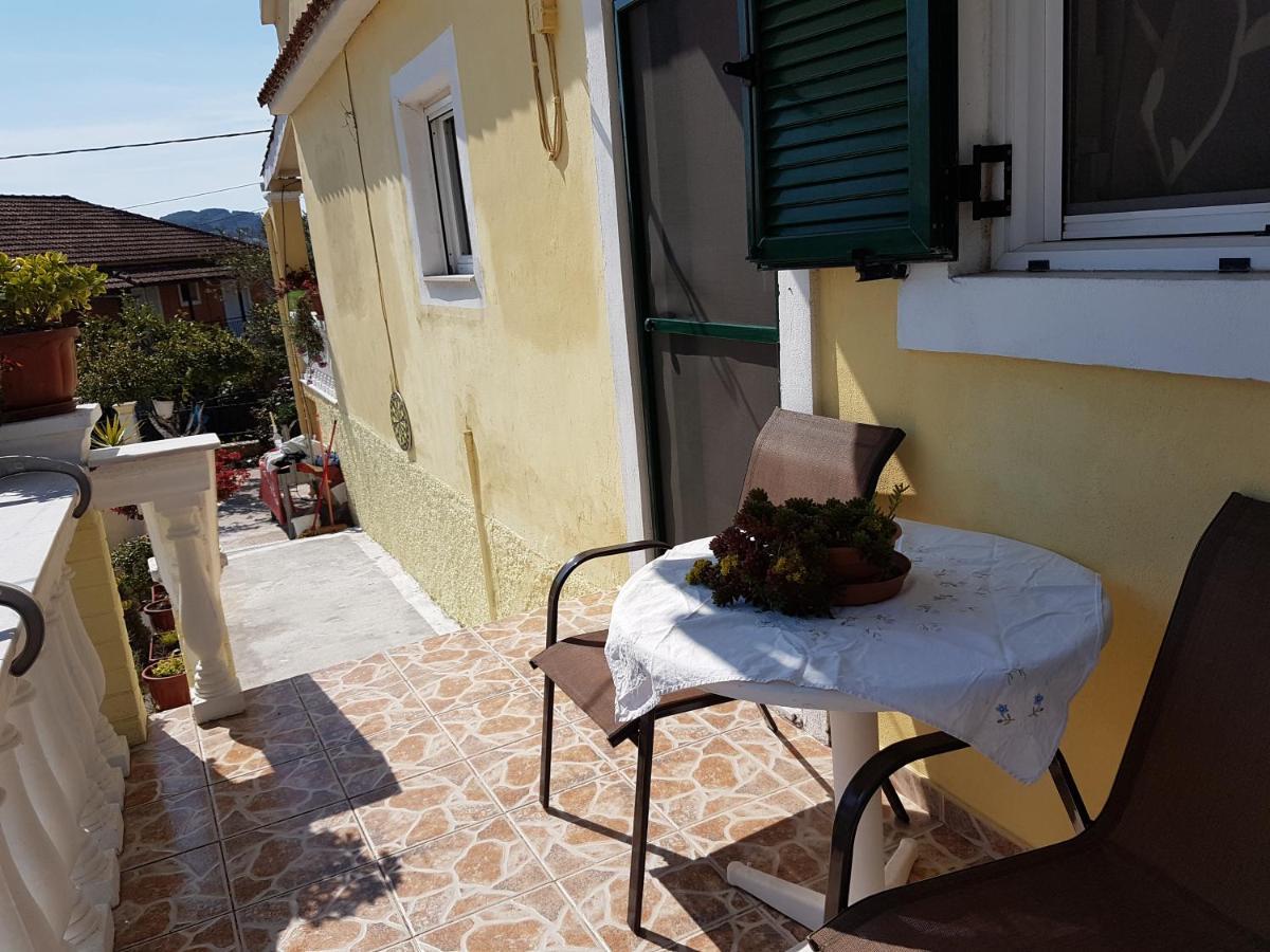 Dimitris House Petriti Apartment Exterior photo